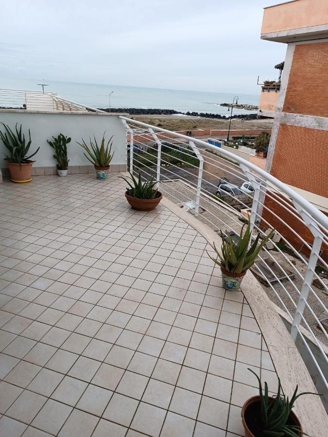 Armareaoverseassuites Фьюмичино Экстерьер фото