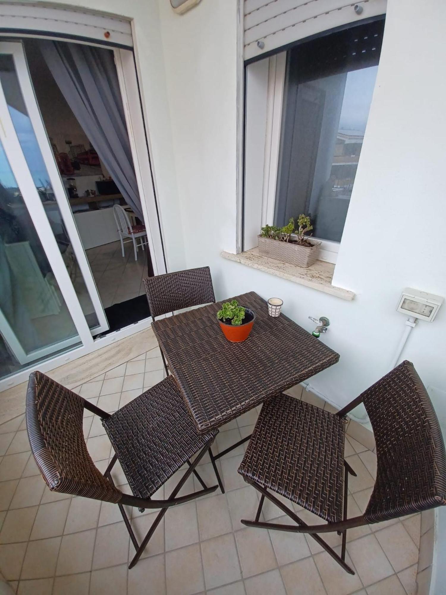 Armareaoverseassuites Фьюмичино Экстерьер фото